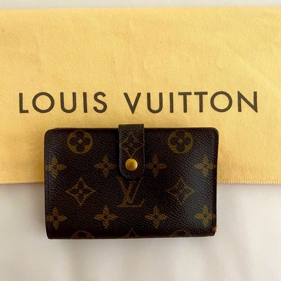 Louis Vuitton Handbags - Authentic Louis Vuitton Monogram Kisslock Bifold Wallet w/COA